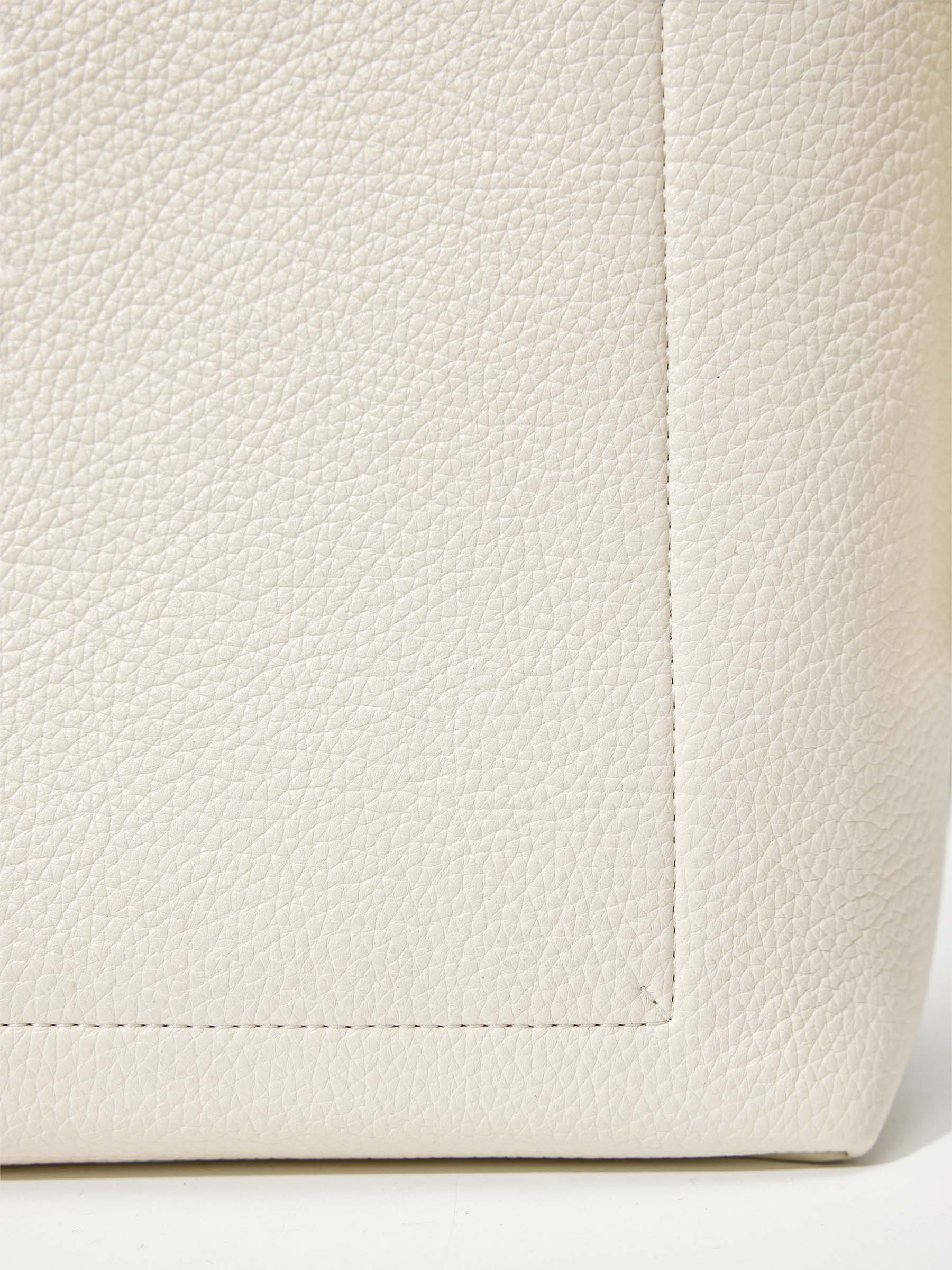 Medium Drippy Tote Bag (vegan leather) - Image 3