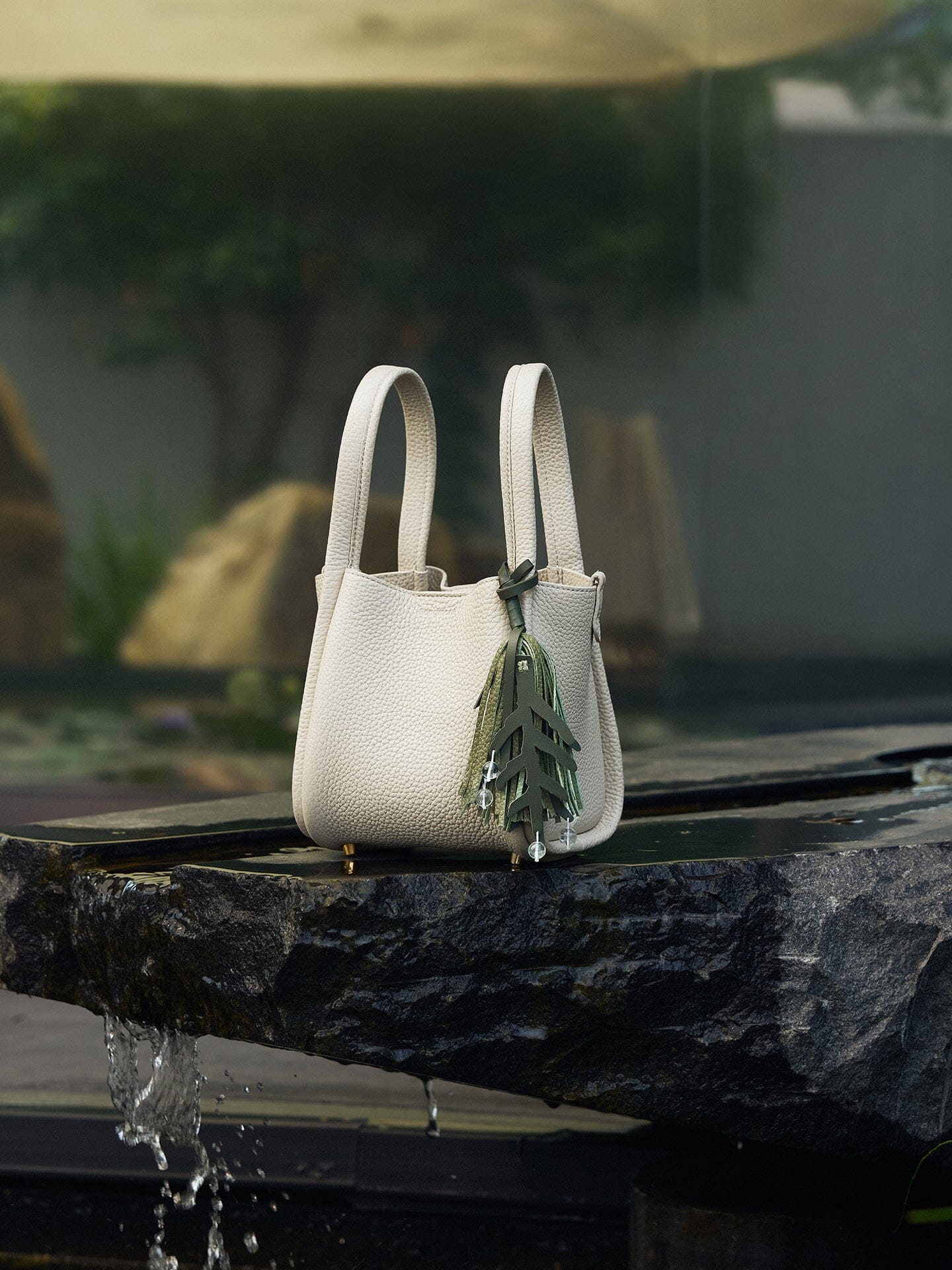 Morning Dew in Paris - Image 2